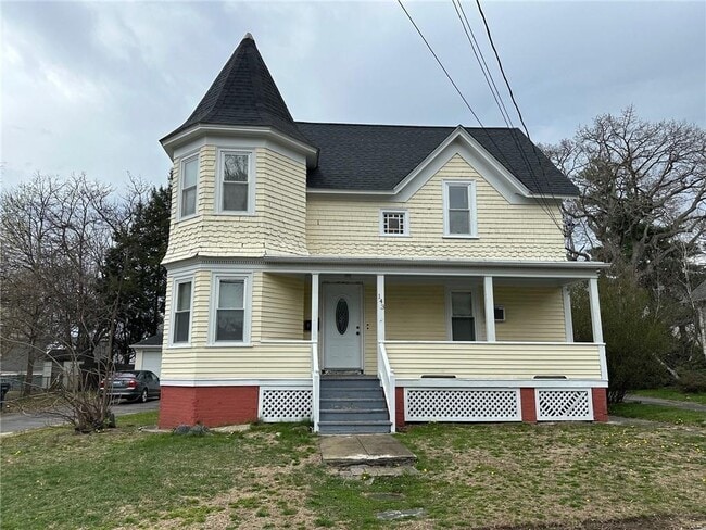 Building Photo - 143 Blackamore Ave Unit 2 Rental
