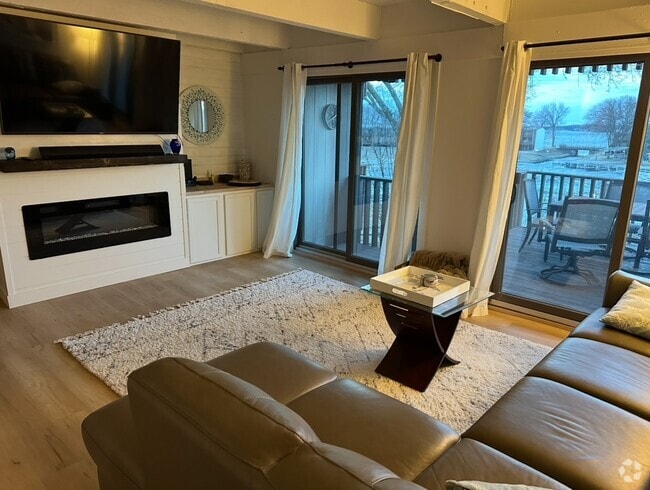 Building Photo - 2700 N Shore Dr Unit G24 Rental