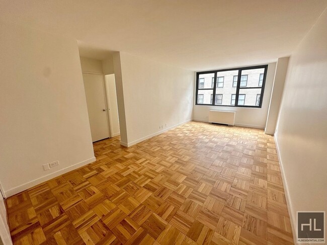 Building Photo - EAST 49 STREET