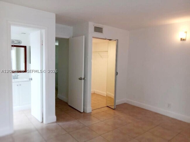 Photo - 3410 Foxcroft Rd Unit 101