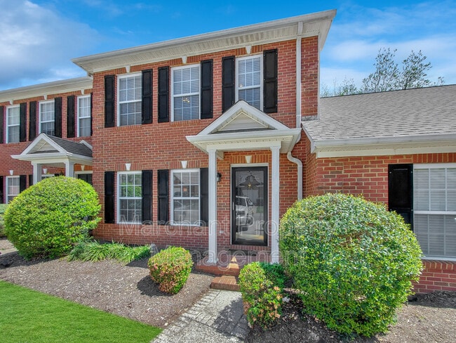 Photo - 215 Rexford Dr