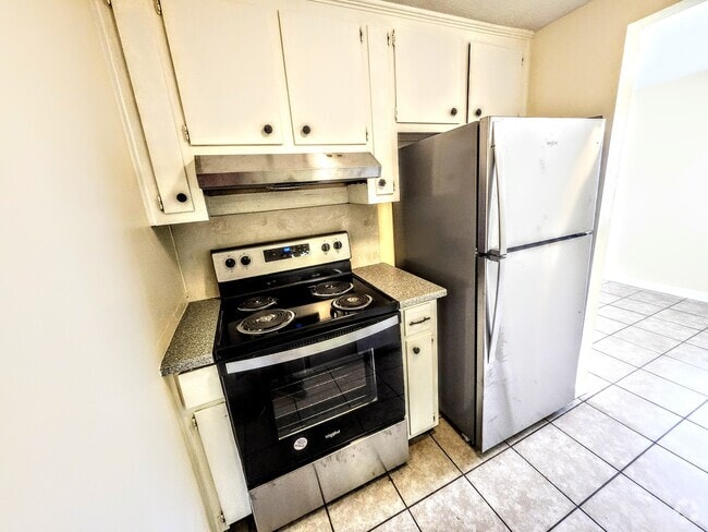 Building Photo - 2701 beech st #a Unit b Rental