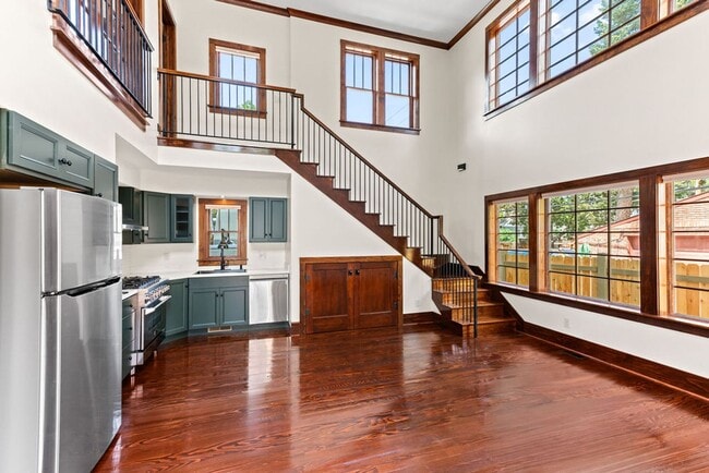 Building Photo - Beautiful 2 Bedroom 2 Bathroom Near Down Town Loveland