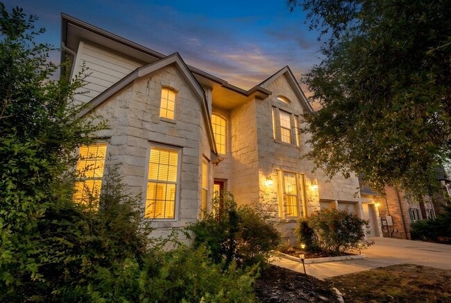 Building Photo - 2100 Hilton Head Dr