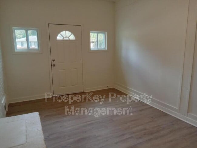 Photo - 2836 Knox St