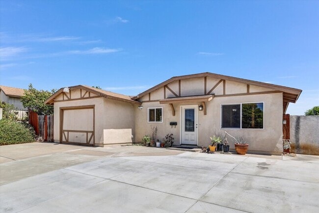 Photo - 2683 Caulfield Dr