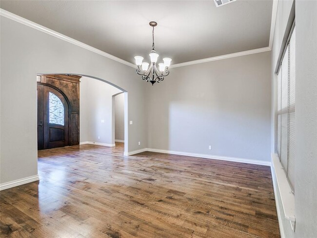 Photo - Stunning 5-bed home in Edmond's Bella Terra