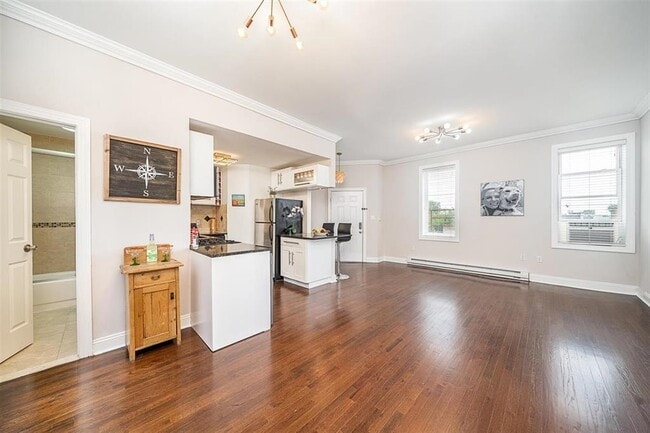 Building Photo - 372 Communipaw Ave Unit 4L