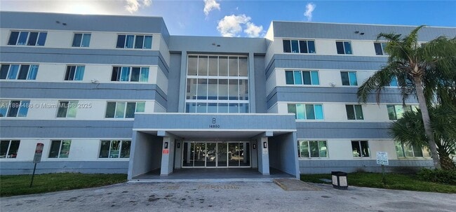 Building Photo - 14850 Naranja Lakes Blvd Unit B2J