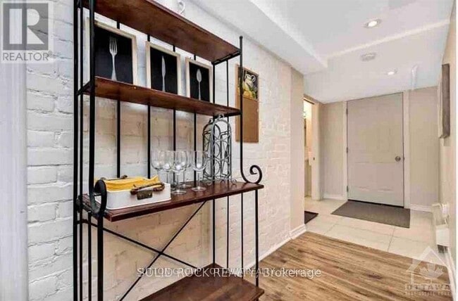 Photo - 28 Aylmer Ave