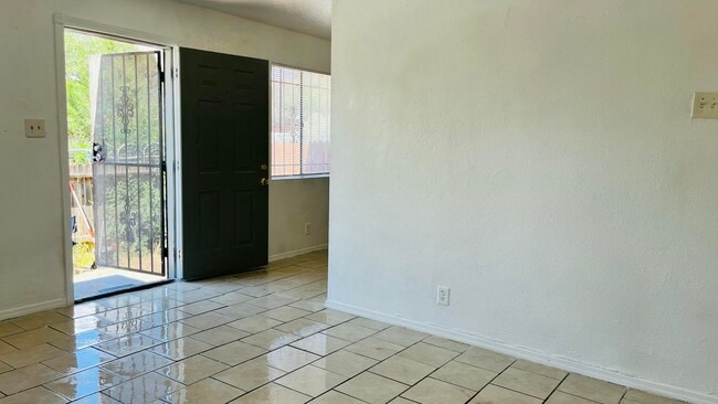 Photo - 8200 Copper Ave NE