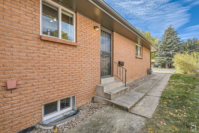 Building Photo - 3332 Yarrow Ct Unit B - Lower Rental