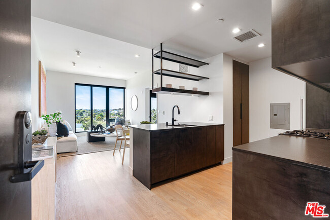 Building Photo - 10700 Tabor St Unit PH10 Rental
