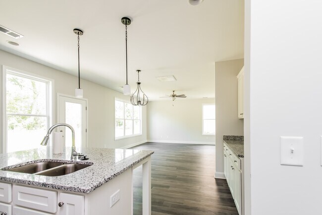 Photo - 438 Blue Robin Ln