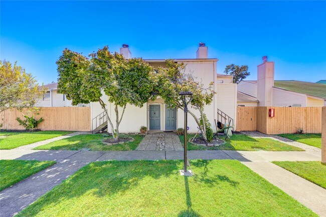 Building Photo - 6401 Deihl Rd Unit 505