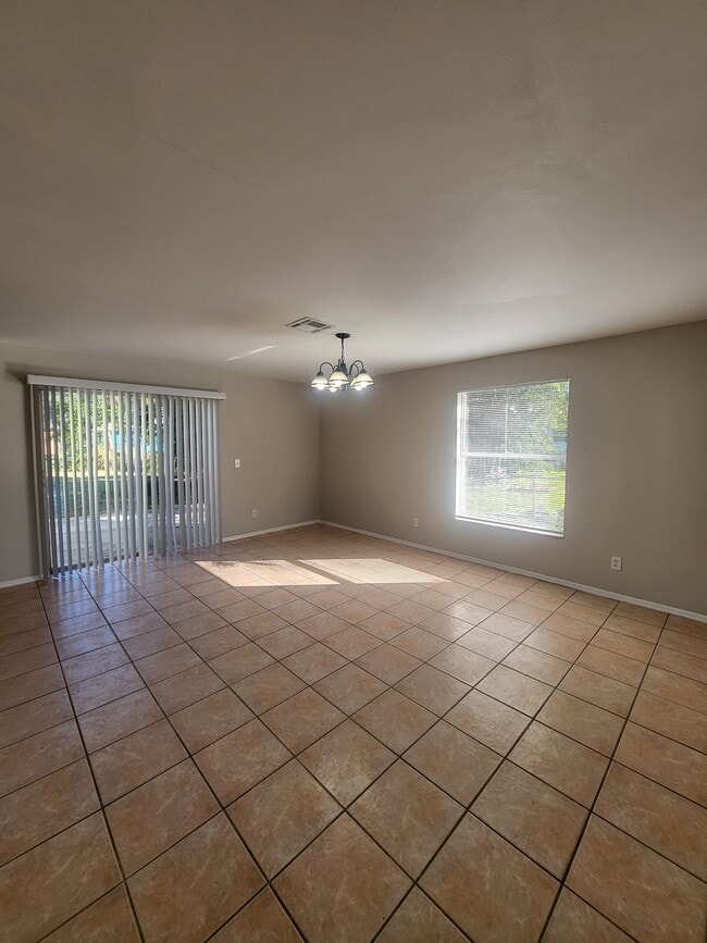 Photo - 3125 Blount St