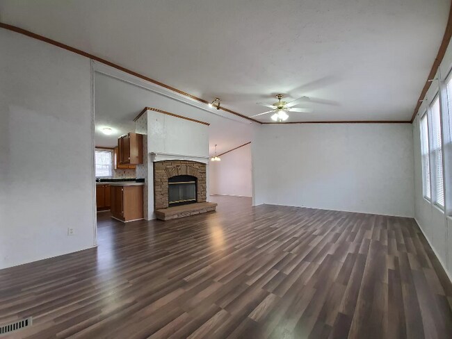 Photo - 109 Ellington Wy