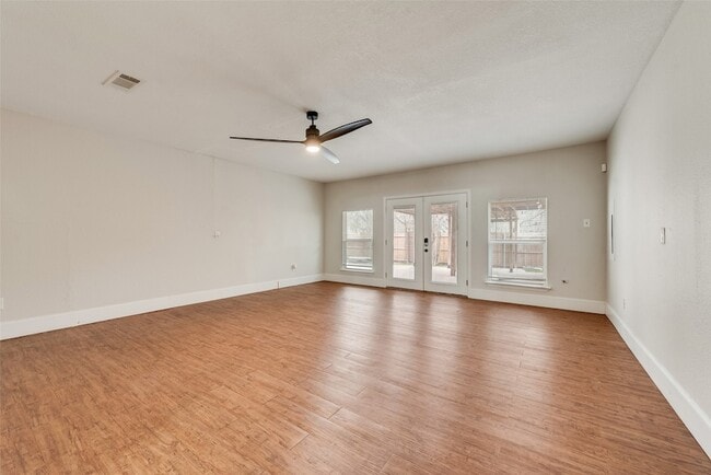 Photo - 1817 Crooked Ln