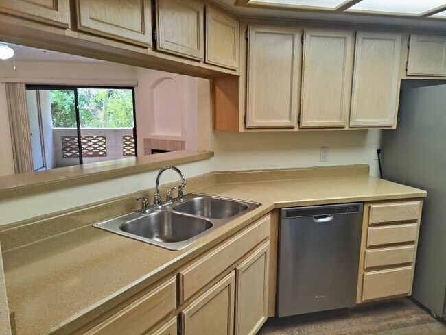 5104 N 32nd St Unit 214