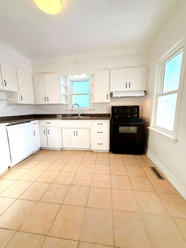 Photo - 2373 Tourangeau Rd