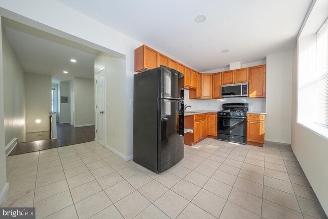 Photo - 22 Lancaster Ave Unit 3RD FL