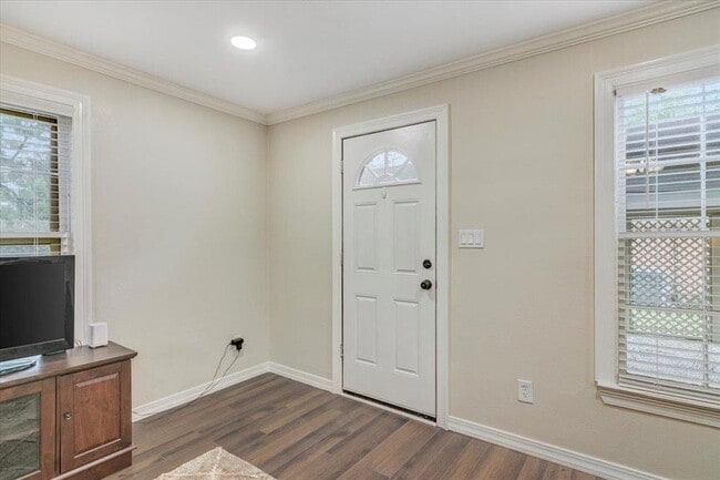 Photo - 3702 Travis Dr