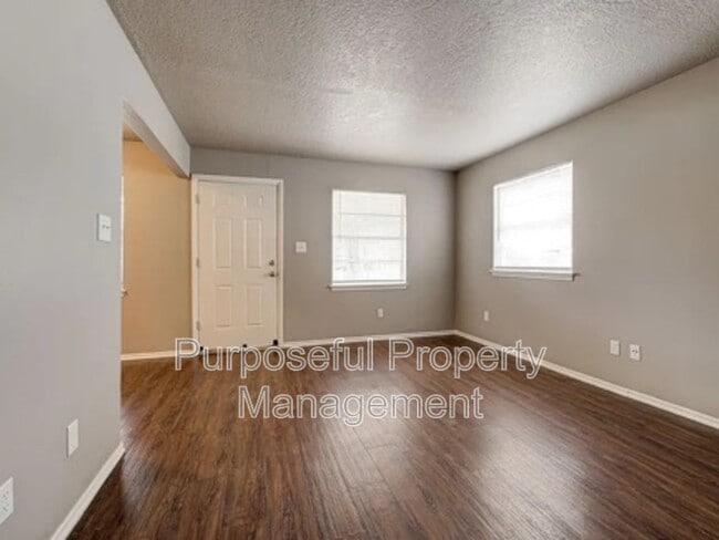 Photo - 516 N Ponca Ave