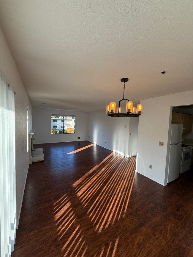 Building Photo - 18620 52nd Ave W Unit 138