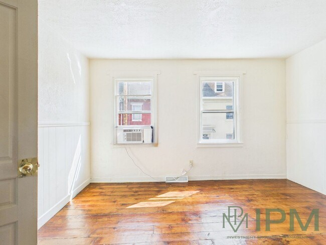 Photo - 1/2 Off First Months Rent! Available Now! ...