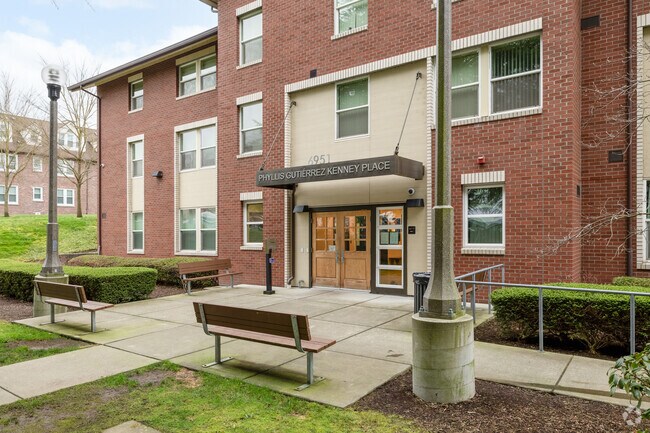 Photo - Phyllis Gutiérrez Kenney Place