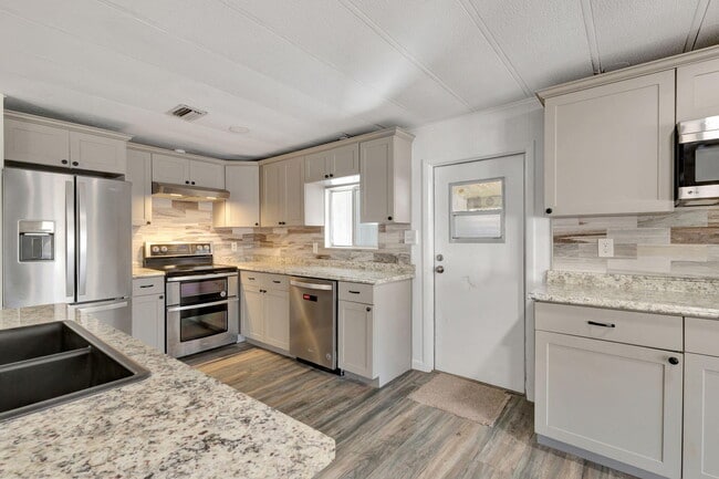 Photo - 4072 74th St N