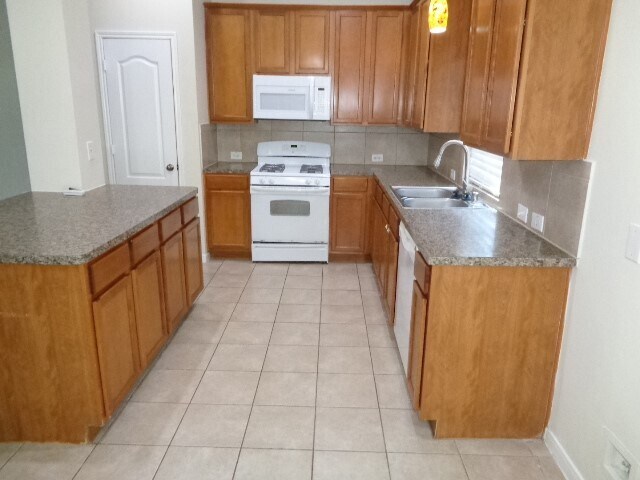 Photo - 30034 Saw Oaks Dr