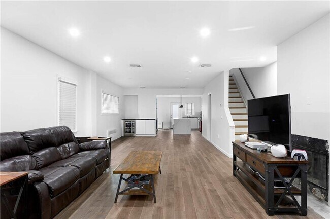 Photo - 75 78th St