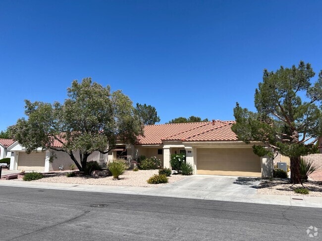 Building Photo - 2516 Sunup Dr Rental
