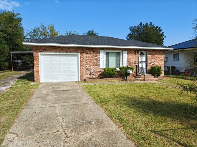 Building Photo - Cline St