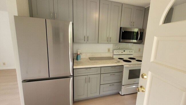 Photo - Remodeled 3-Bedroom Home with Garage & Fenced Yard – Easy Access to Hilo