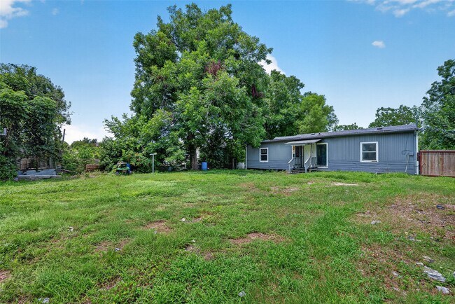 Photo - 4118 Sunflower St