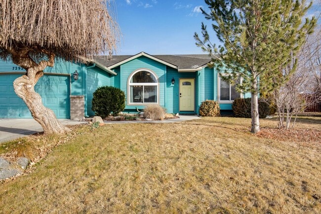 Building Photo - Furnished 3-Bedroom Home with Fenced Yard - Pet Friendly