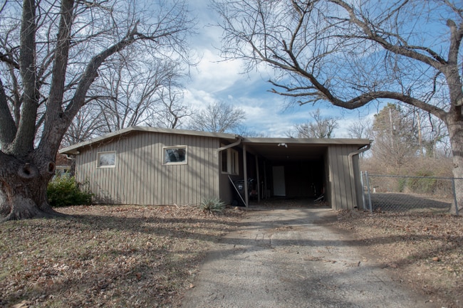 Photo - 1500 SW Clontarf St