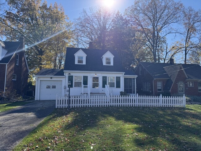 Building Photo - 35 Wildwood Dr