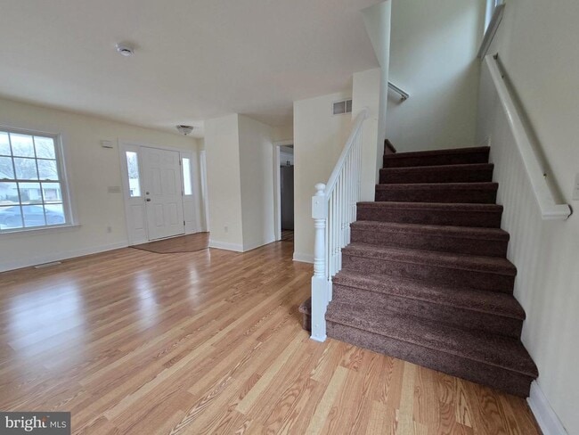 Photo - 271 Ashton Ct