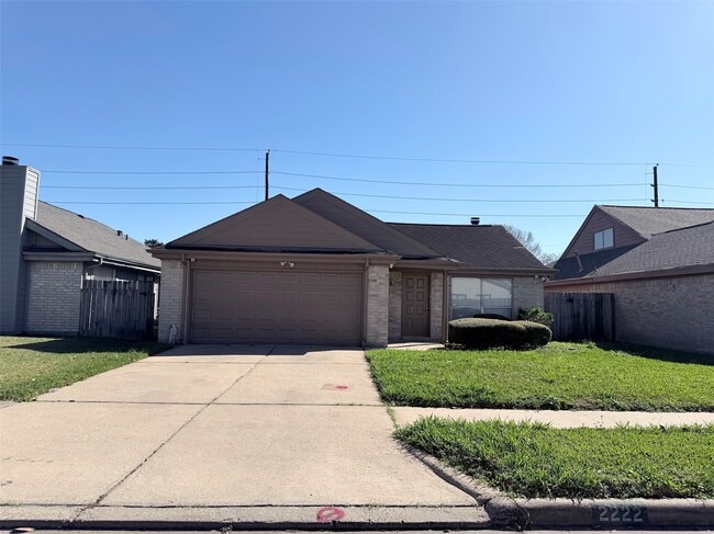 Building Photo - 2222 Sunset Trail