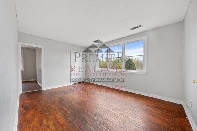 Photo - 3322 10th St