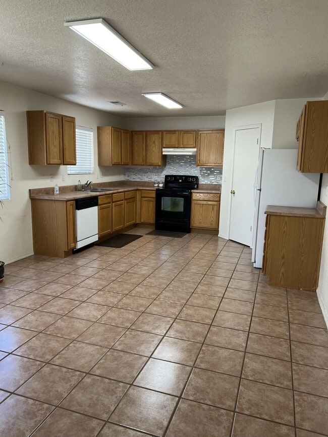 Photo - 504 De Soto St SE