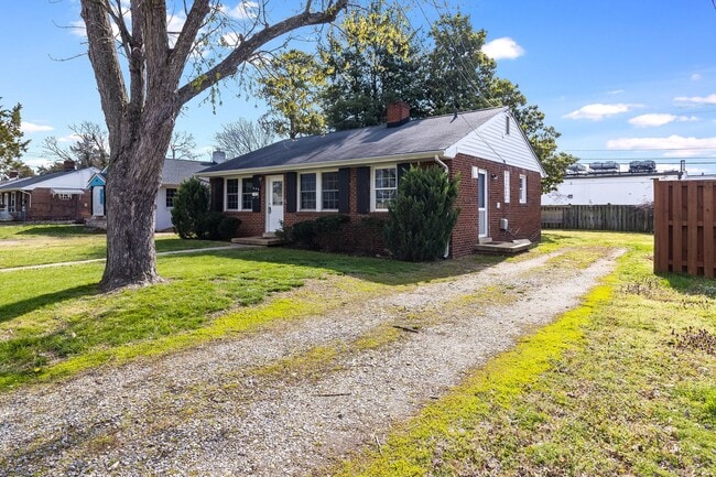 Photo - CITY OF FREDERICKSBURG 3 BEDROOM HOME FOR RENT