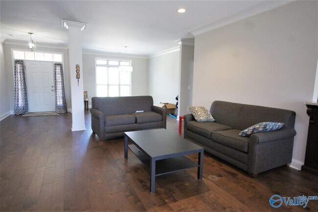 Photo - 196 Fernbridge Blvd