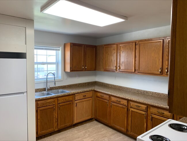 200 W 7th St