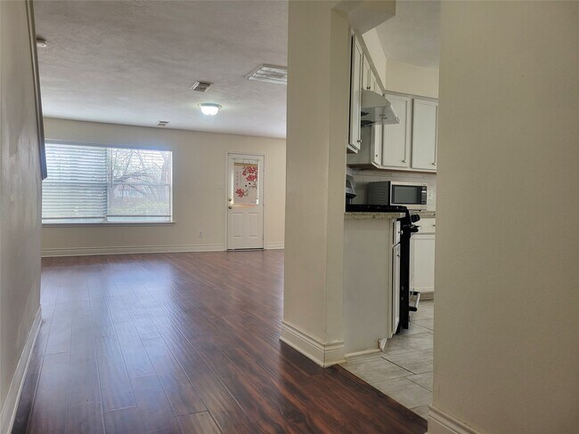 Photo - 8126 Golf Green Cir