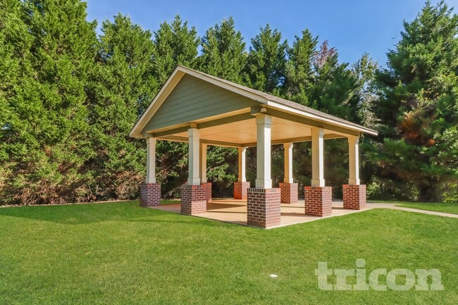 Photo - 29 Carriage Hls Dr SE