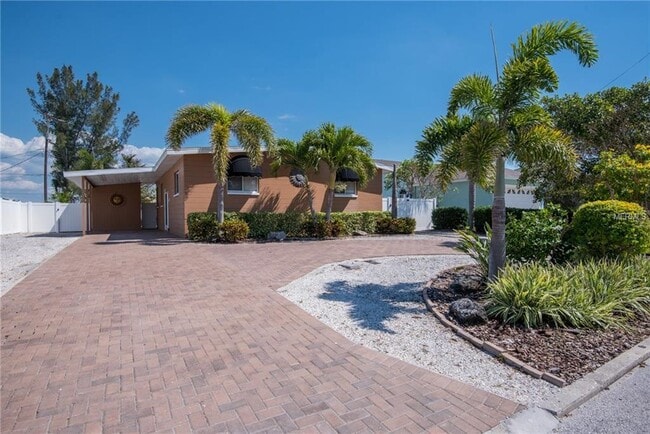 Building Photo - 2173 W Vina Del Mar Blvd Rental